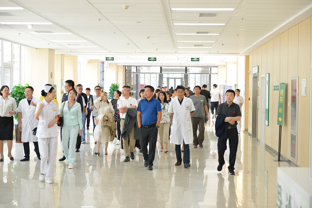 “智联清华、并肩同行” ——清华经管学院EMBA辽宁校友会走进正业集团(图6)